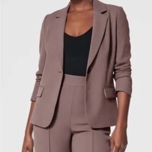 SPANX NWT Satin Backed Carefree Crepe Single Buttoned Lightweight Blazer